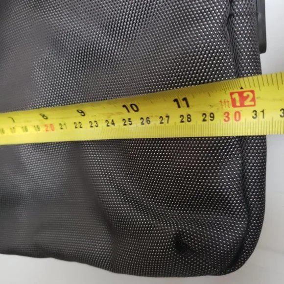 GnarlyFish tablet ipad bag up to 12" across zippered shoulder strap front pocket - Picture 7 of 9